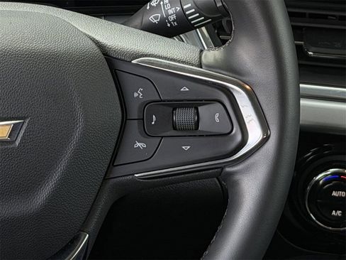 Certified 2025 Chevrolet Trax LT w/ LT Convenience Package image 15