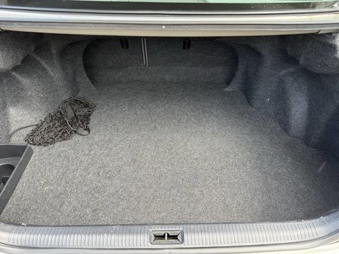 Used 2005 Toyota Camry XLE FWD image 9