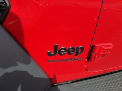 Used 2022 Jeep Wrangler Unlimited Sport AWD/4WD image 5