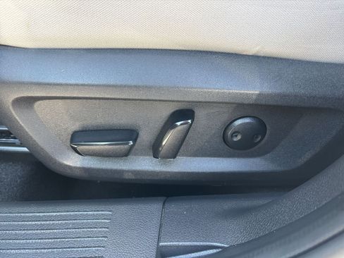 Used 2025 Nissan Rogue SV image 22