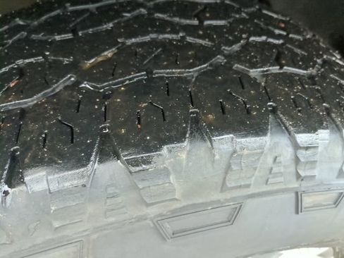 Used 2022 Chevrolet Silverado 2500 Custom w/ Custom Value Package image 30