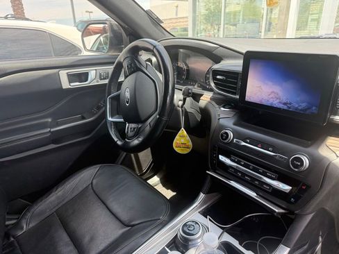 Used 2020 Ford Explorer Limited RWD image 5