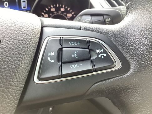 Used 2019 Ford Escape SEL image 18