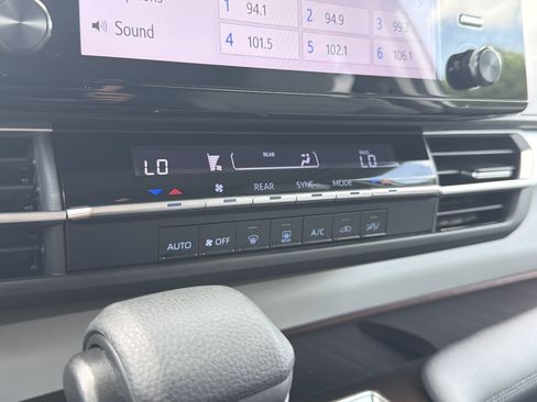 Certified 2022 Toyota Sienna LE FWD image 8