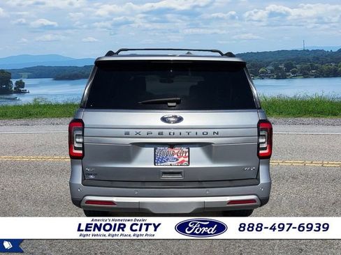 Used 2024 Ford Expedition Max XLT AWD/4WD image 4