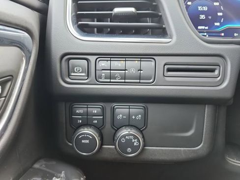 Certified 2023 Chevrolet Suburban Premier image 13