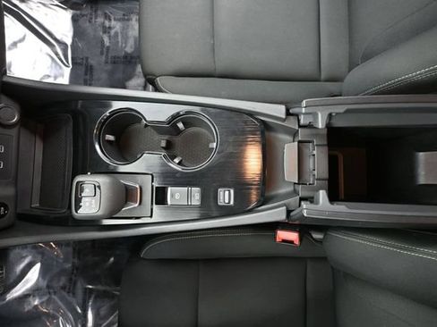 Used 2024 Nissan Rogue S FWD image 34