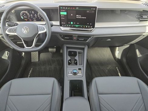 New 2026 Volkswagen Tiguan SE AWD/4WD image 22