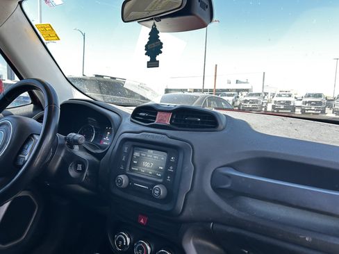 Used 2016 Jeep Renegade Latitude AWD/4WD image 14