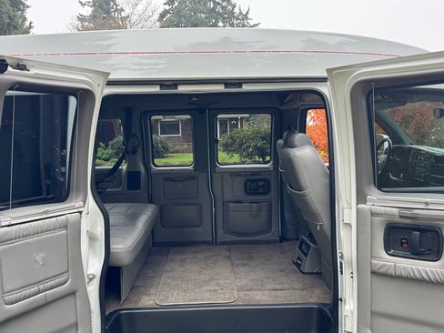 Used 2008 Chevrolet Express 1500 AWD w/ Preferred Equipment Group image 37