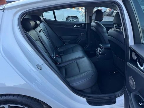 Used 2018 Kia Stinger Premium image 11