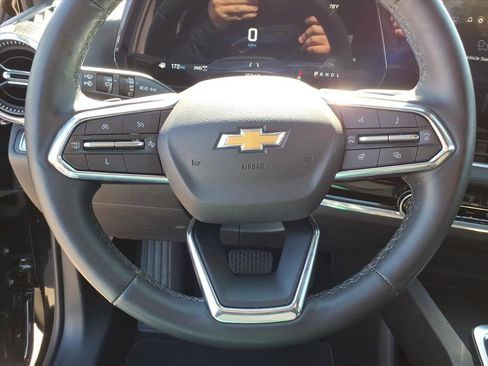 Used 2025 Chevrolet Equinox LT AWD/4WD image 13