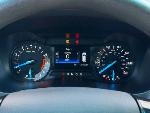 Used 2016 Ford Explorer 4WD image 3