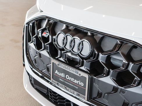 New 2025 Audi SQ5 Prestige image 31