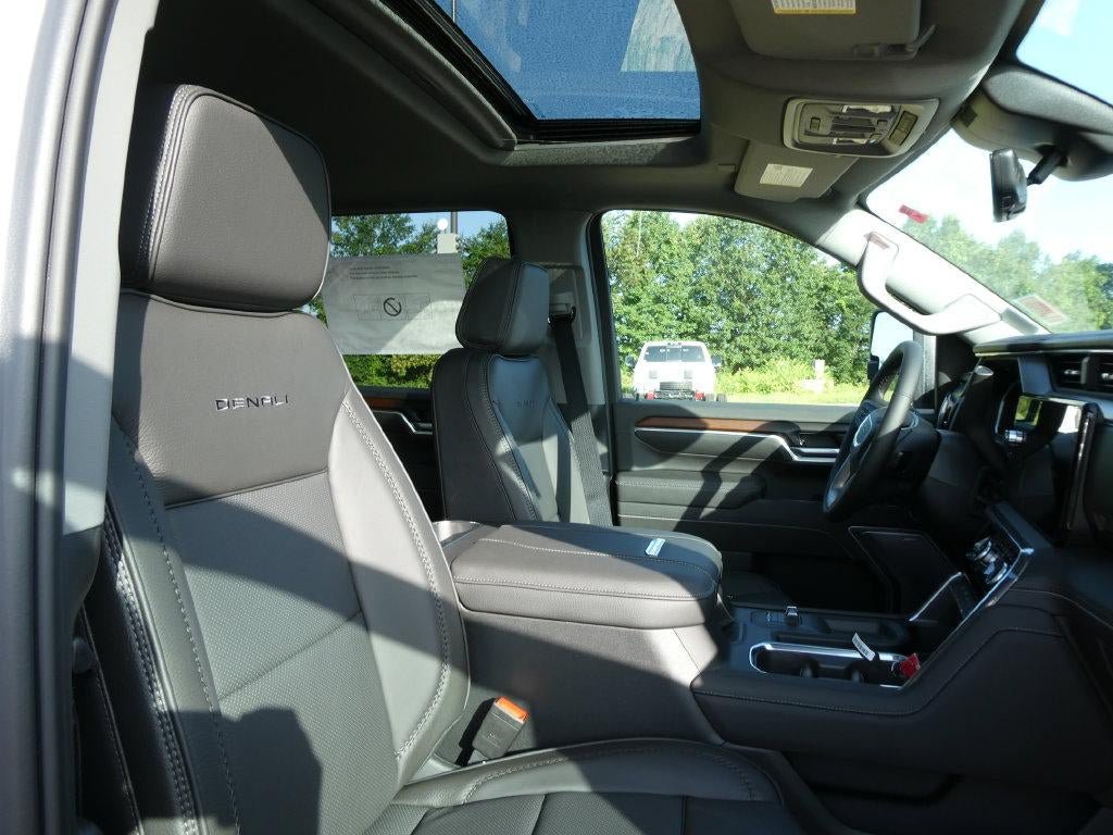 New 2026 GMC Sierra 2500 Denali w/ Denali Reserve Package AWD/4WD image 13