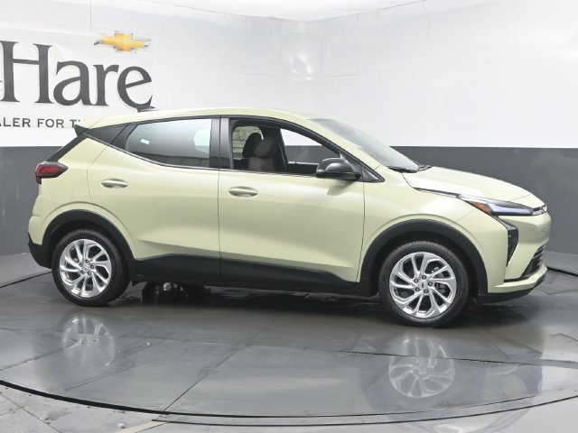 New 2027 Chevrolet Bolt LT w/ Comfort Package FWD image 28