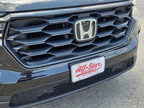 Used 2025 Honda Pilot Sport image 6