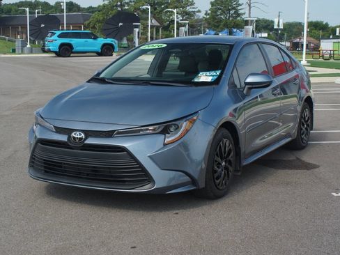 Used 2026 Toyota Corolla LE FWD image 22