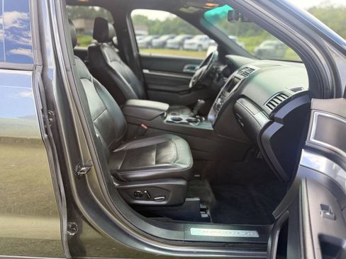 Used 2016 Ford Explorer Limited w/ Equipment Group 301A FWD image 28