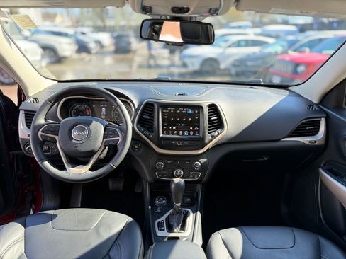 Used 2018 Jeep Cherokee Limited image 9