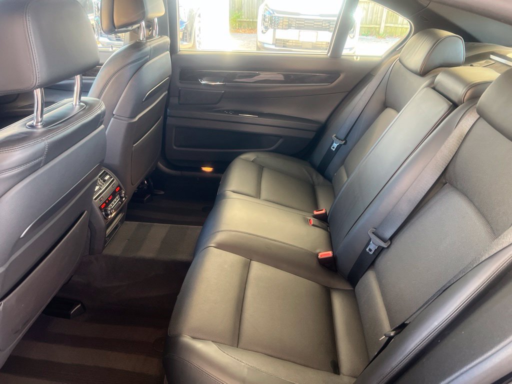 Used 2015 BMW 750Li xDrive AWD/4WD image 10