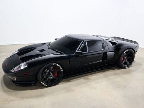 Used 2006 Ford GT RWD image 14