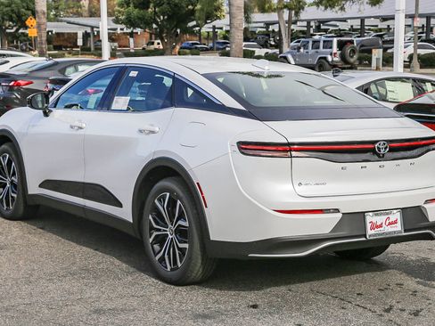 New 2026 Toyota Crown XLE image 9