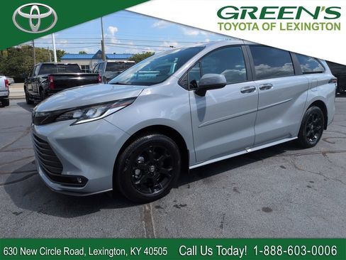 Certified 2025 Toyota Sienna XLE Woodland Edition AWD/4WD image 1