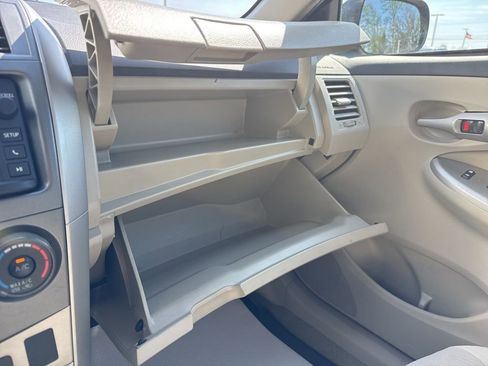 Used 2013 Toyota Corolla LE image 21