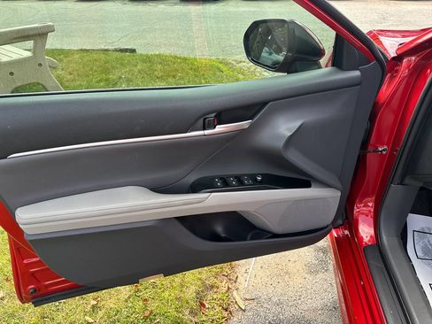 Used 2019 Toyota Camry XSE w/ Driver Assist Package FWD image 10