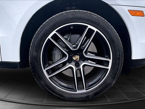 Used 2020 Porsche Macan S image 34