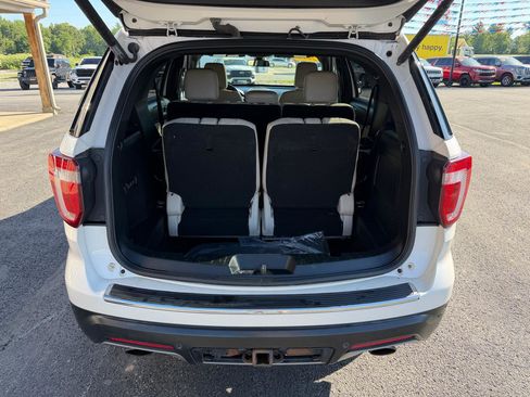 Used 2018 Ford Explorer Limited w/ Equipment Group 301A AWD/4WD image 6