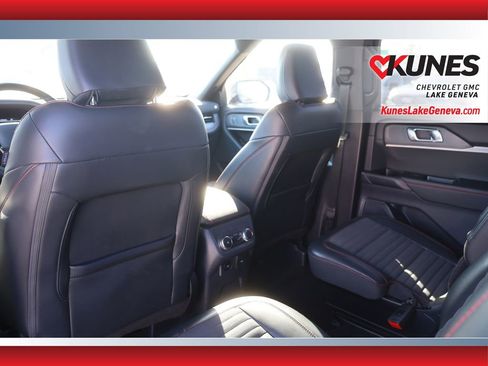 Used 2025 Ford Explorer ST-Line AWD/4WD image 25
