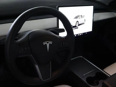 Used 2023 Tesla Model Y Long Range image 13