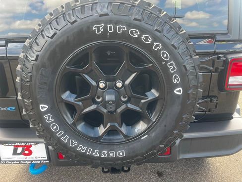 Used 2024 Jeep Wrangler Unlimited Rubicon 4xe image 35