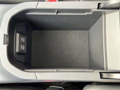 Used 2025 Toyota RAV4 XLE w/ Convenience Package AWD/4WD image 17