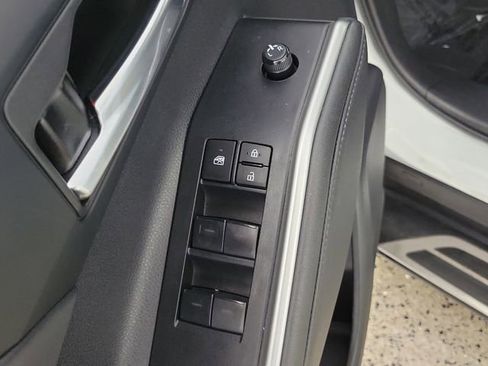 Used 2024 Toyota Highlander XSE FWD image 24