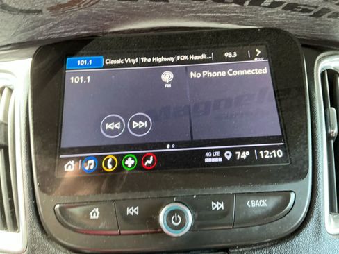 Used 2021 Chevrolet Malibu LT image 28