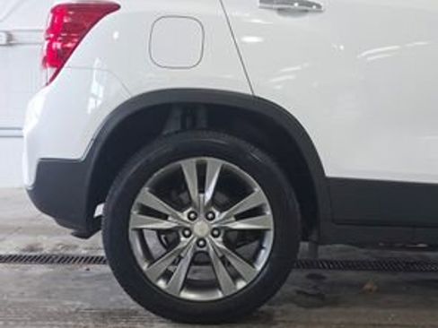 Used 2017 Chevrolet Trax Premier w/ Driver Confidence II Package image 32