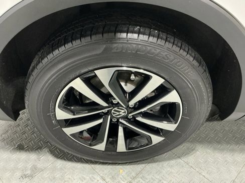 Used 2023 Volkswagen Tiguan S image 34