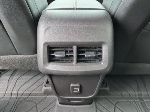 Certified 2024 Chevrolet Equinox RS w/ RS Leather Package AWD/4WD image 21
