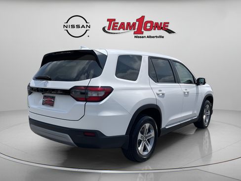 Used 2025 Honda Pilot EX-L image 8