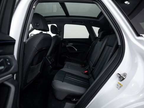 Certified 2025 Audi Q5 Premium Plus w/ Premium Plus image 15