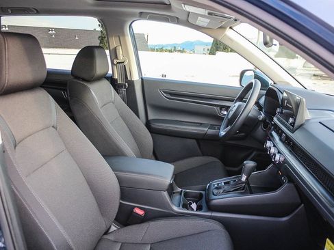 Certified 2025 Honda CR-V EX image 17