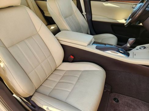 Used 2017 Lexus ES 350 w/ Luxury Package image 10