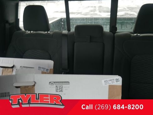 New 2026 RAM 1500 4x4 Crew Cab image 40