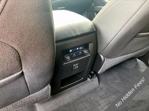 Used 2018 Chevrolet Traverse LT w/ LPO, Floor Liner Package AWD/4WD image 27
