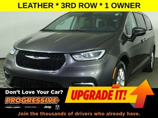 Used 2023 Chrysler Pacifica Touring-L FWD video 1