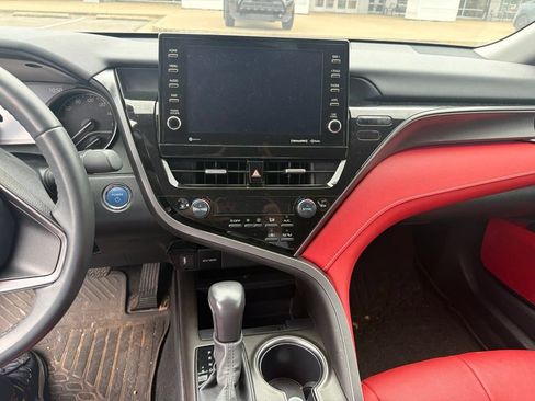 Used 2024 Toyota Camry XSE FWD image 6