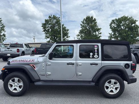 Used 2021 Jeep Wrangler Unlimited Sport AWD/4WD image 8